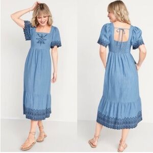 Old Navy Blue Fit Flare Tie Smocked Back Chambray Embroidered Midi Dress Sz L
